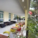 酒店 Golf ***s 比比翁