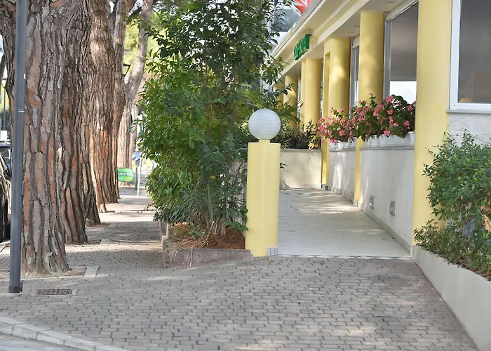 Ξενοδοχείο Golf ***s 3*